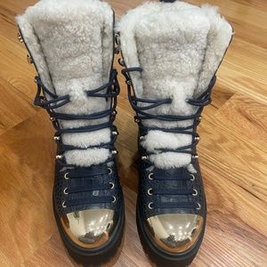 I AM JENNIFER LE BOOTS